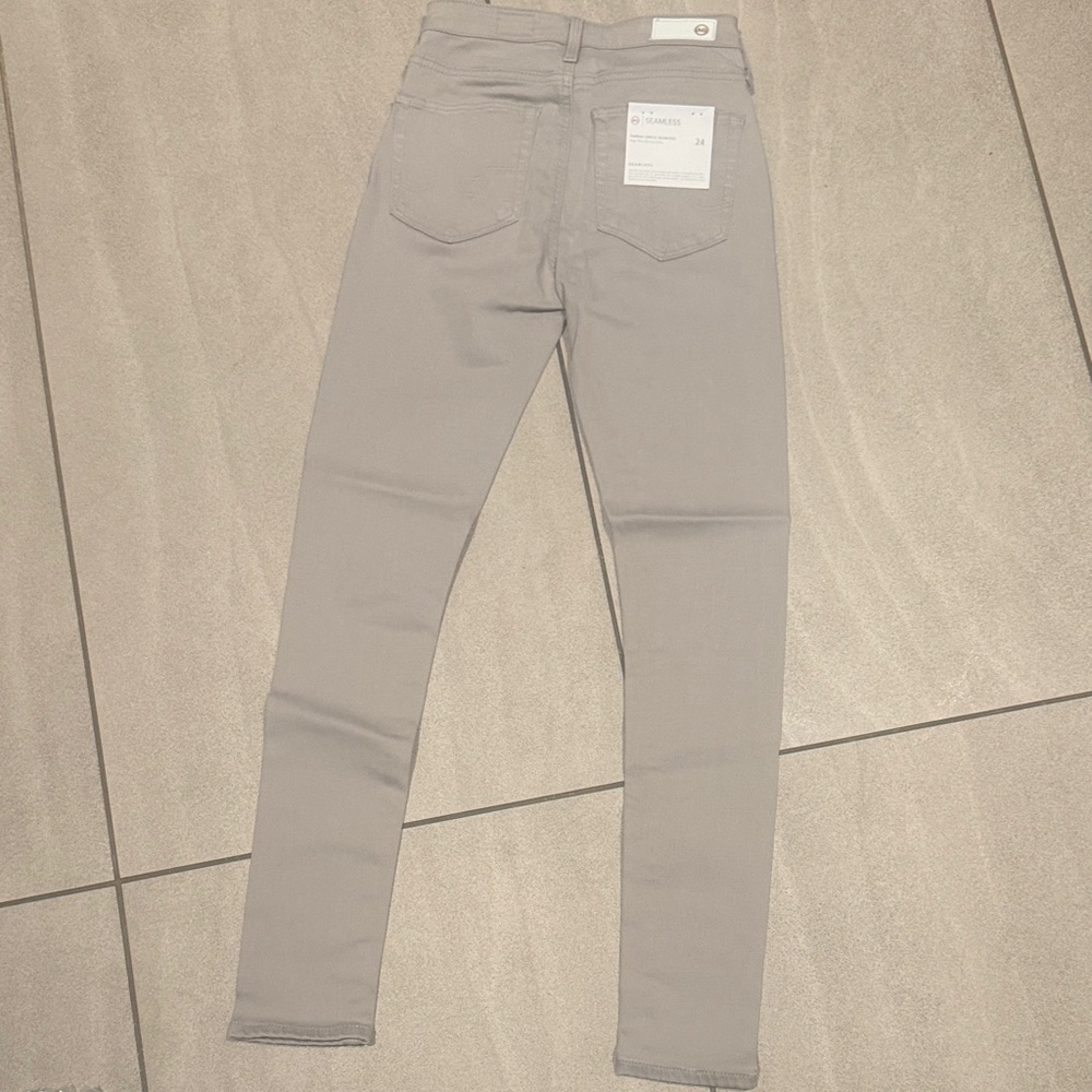 Ag Adriano Goldschmied Farrah Ankle Seamless Jeans in Light Gray